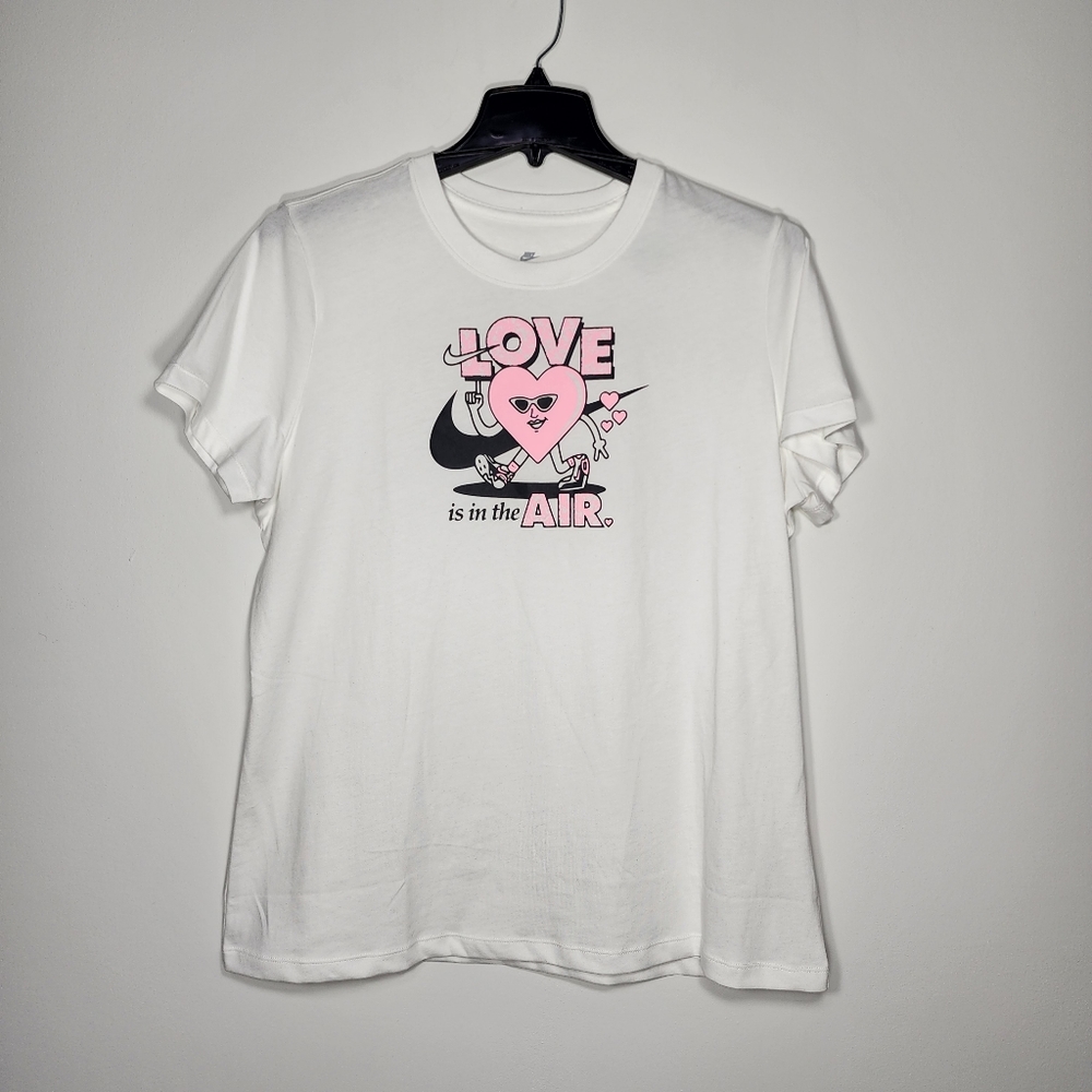 New! Nike Sportswear 'Love' Valentines Day Graphic T Shirt | Women's: X-Large
